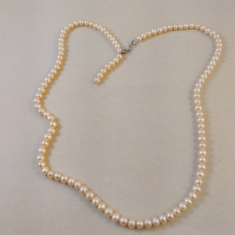 Freshwater Pearl Necklace - Picture 14 of 14
